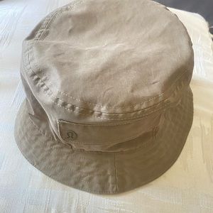 Lululemon on my level hat with pocket